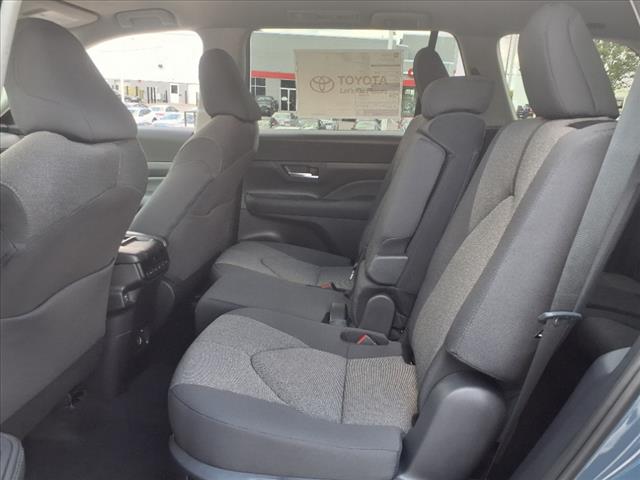 2025 Toyota Grand Highlander LE