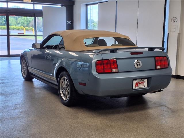 2005 Ford Mustang V6