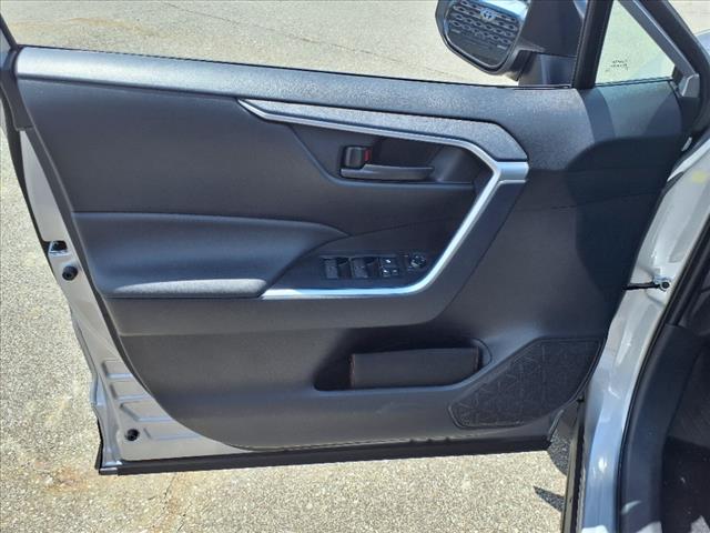 2025 Toyota RAV4 LE AWD