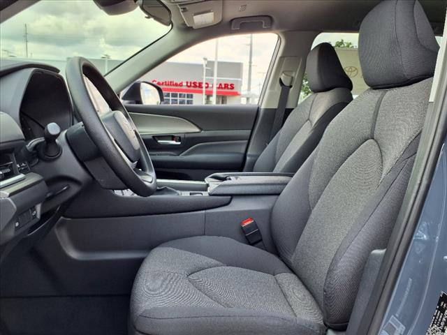 2025 Toyota Grand Highlander LE