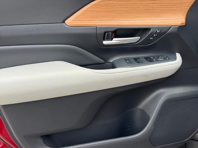 2025 Toyota Grand Highlander Platinum AWD