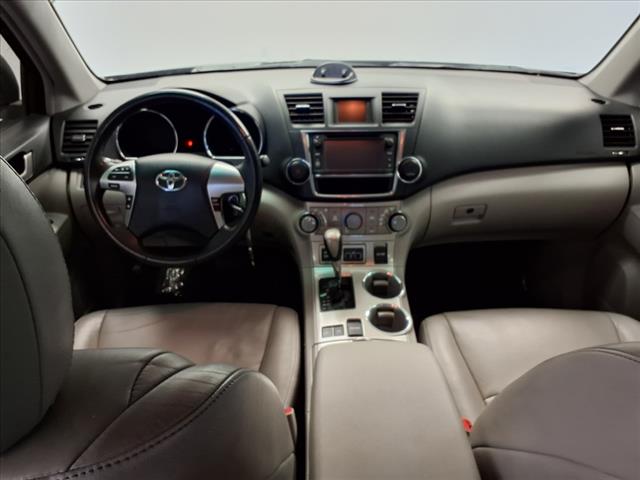 2013 Toyota Highlander SE