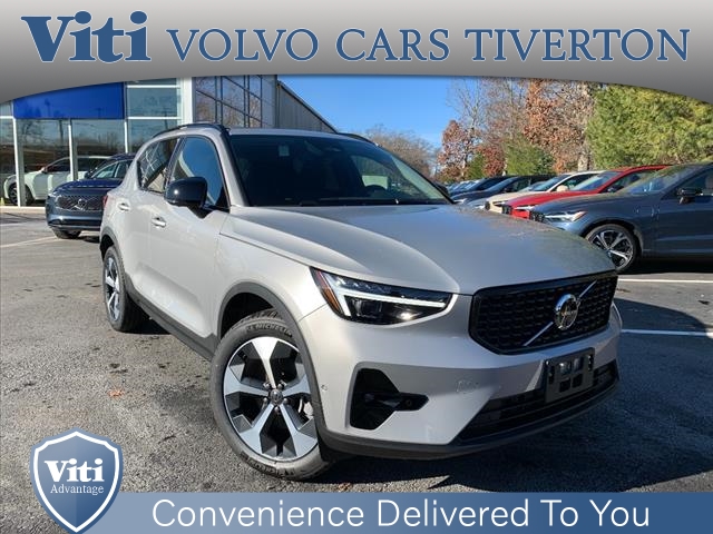 2025 Volvo XC40