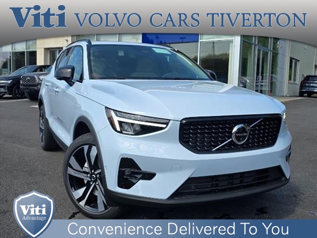 2025 Volvo XC40