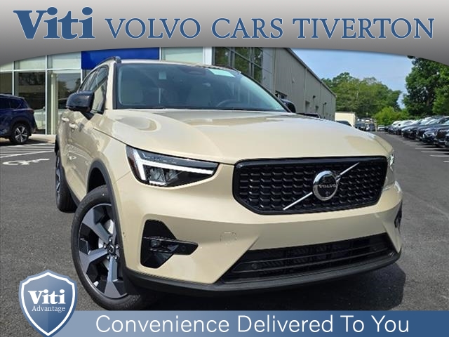 2025 Volvo XC40