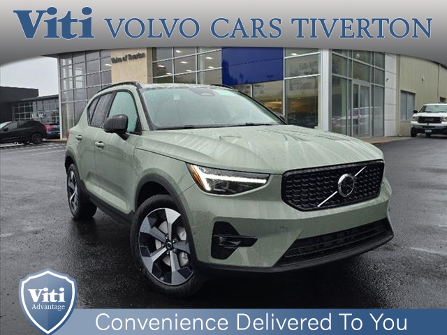 2025 Volvo XC40