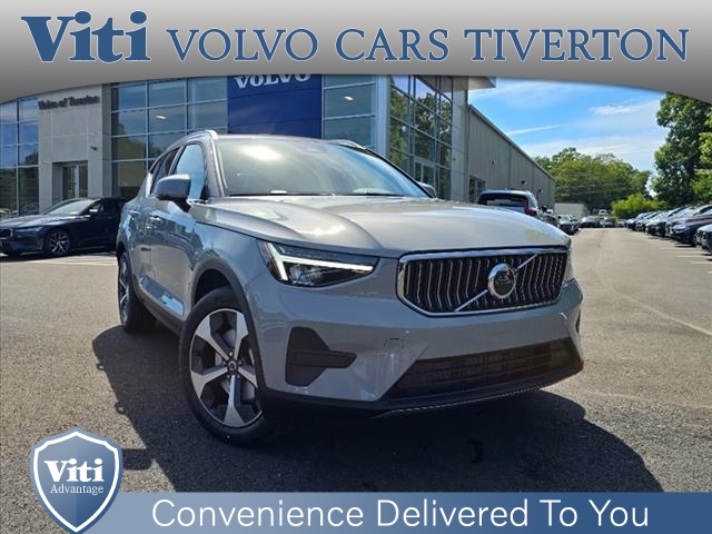 2025 Volvo XC40