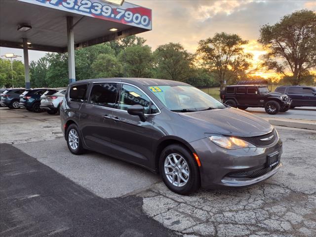 2023 Chrysler Voyager LX
