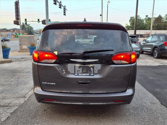 2023 Chrysler Voyager LX