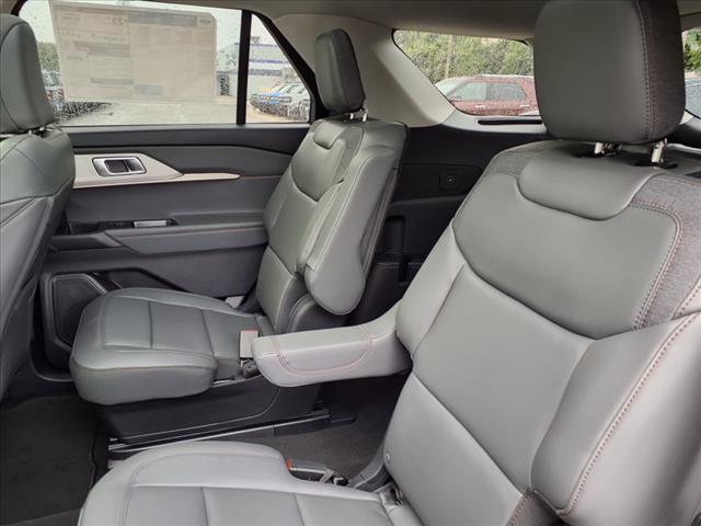 2025 Ford Explorer EXPLORER XLT AWD
