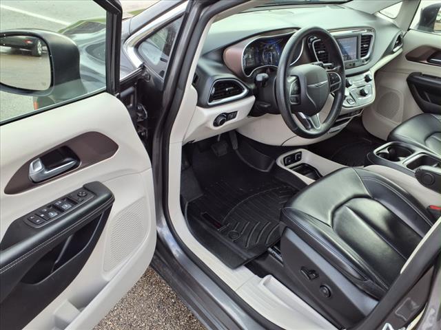2021 Chrysler Voyager LXi - Photo 10