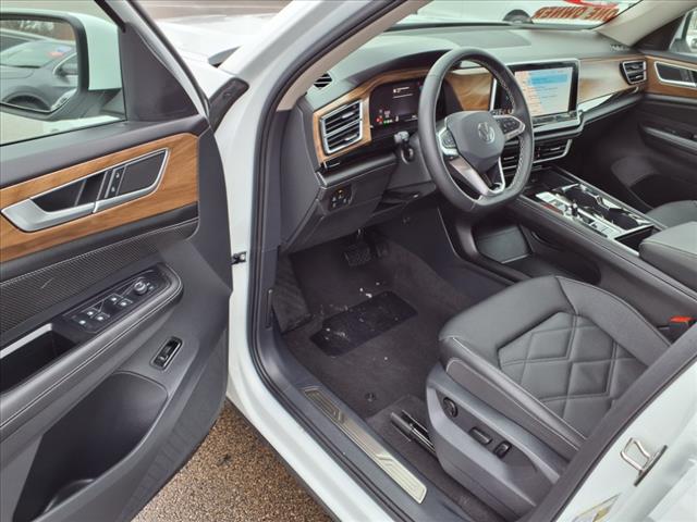 2024 Volkswagen Atlas SE 4Motion - Photo 11