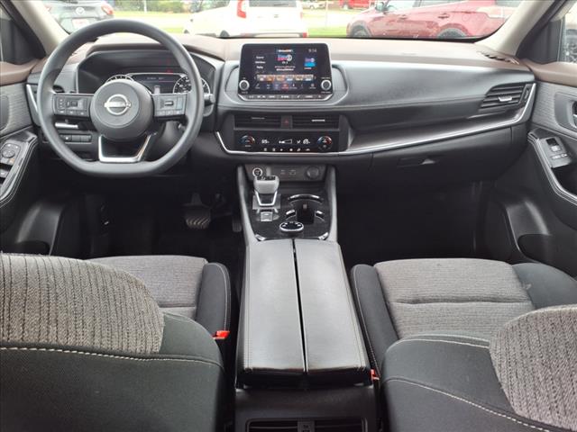 2023 Nissan Rogue SV - Photo 12