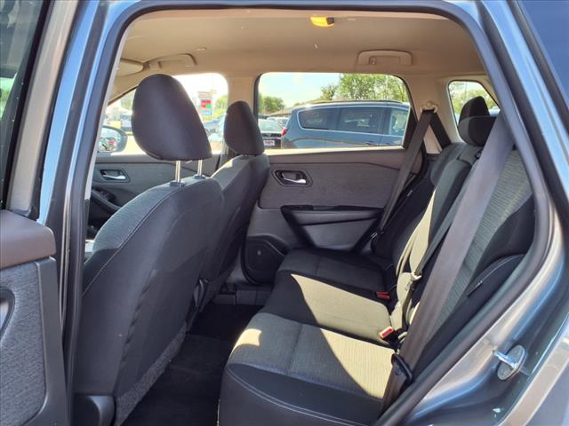 2023 Nissan Rogue SV - Photo 12