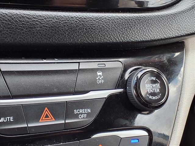 2021 Chrysler Voyager LXi - Photo 16