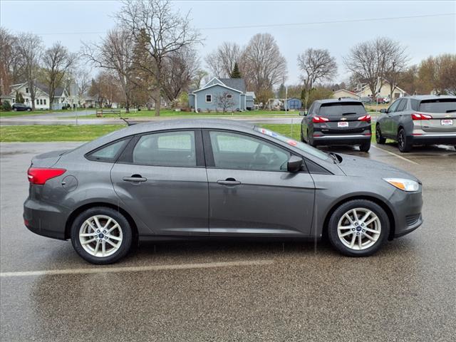 2018 Ford Focus SE - Photo 2