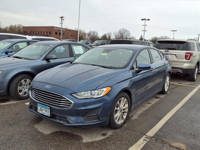 2019 Ford Fusion SE - Photo 2