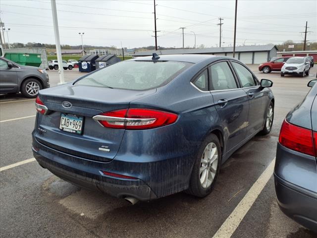 2019 Ford Fusion SE - Photo 4