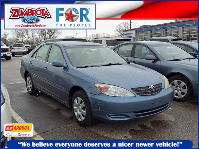 2004 Toyota Camry LE - 4T1BE30KX4U870443 - Zumbrota Ford