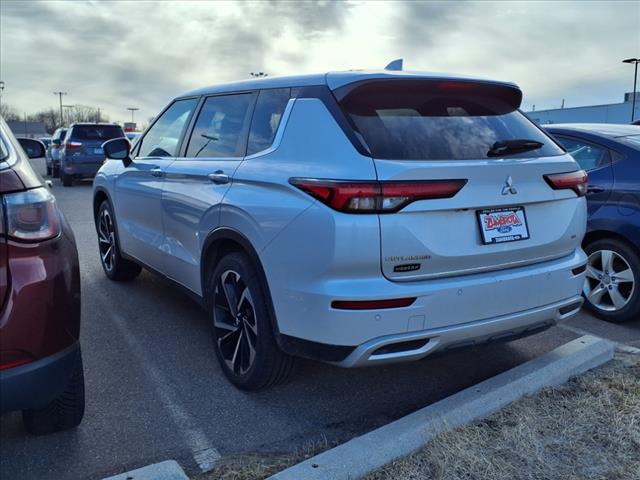 2022 Mitsubishi Outlander SE