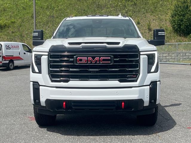 2025 GMC Sierra 2500HD AT4 4WD w/ AT4 Premium Plus Pkg