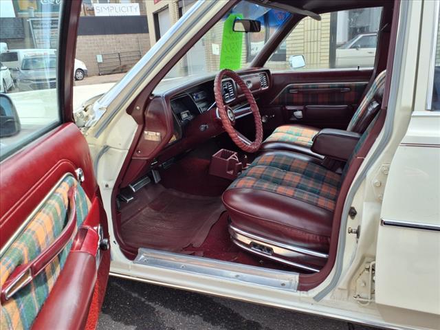 1976 Chrysler Newport Base