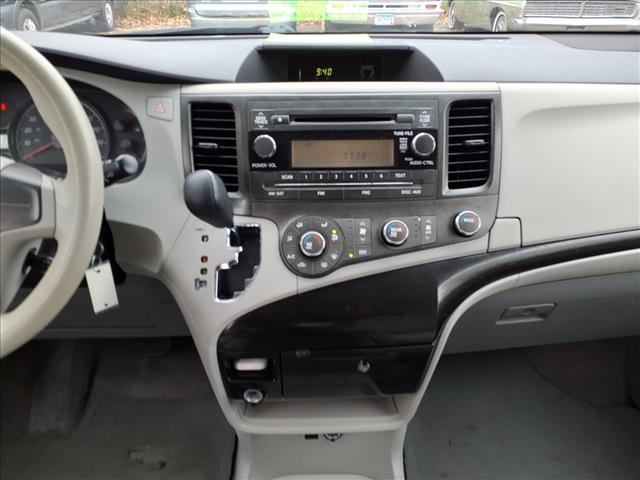 2011 Toyota Sienna Base 7-Passenger