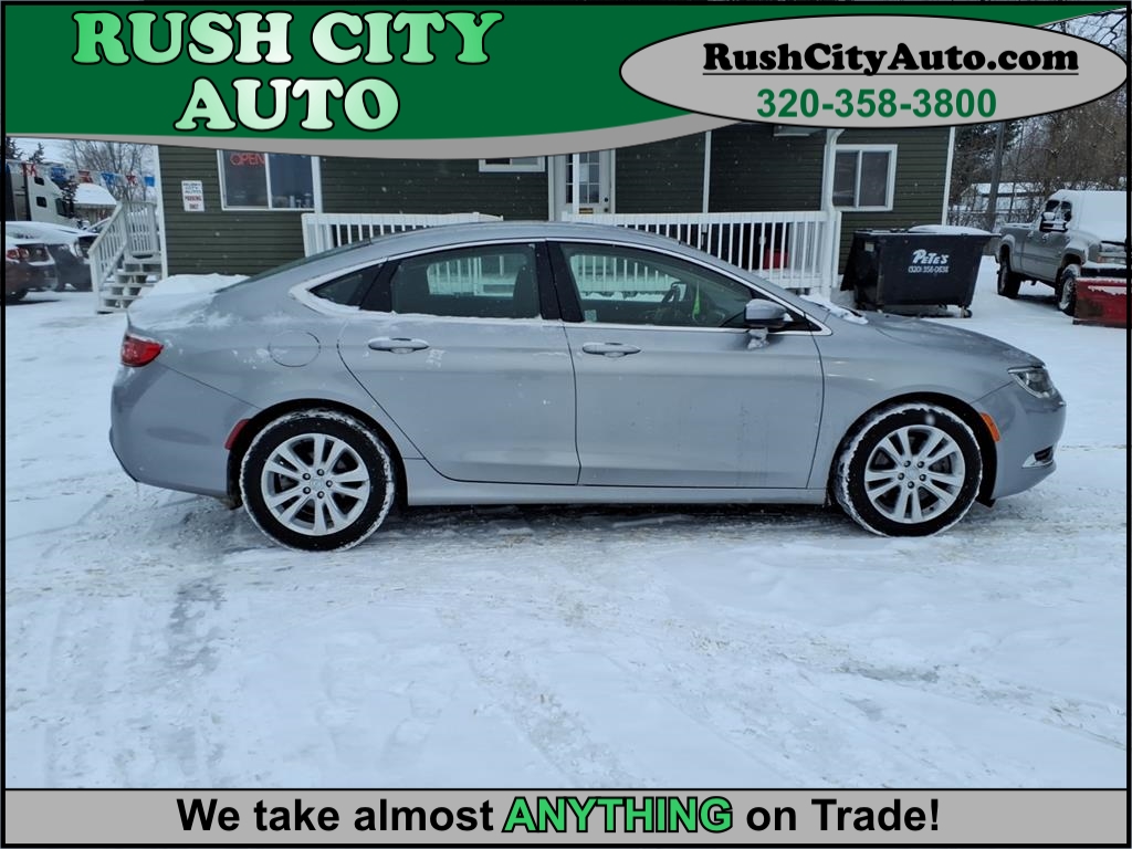 2016 Chrysler 200 Limited - main photo