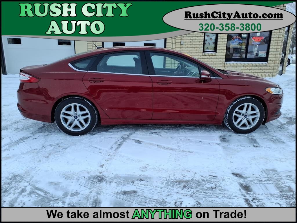 2016 Ford Fusion SE - main photo