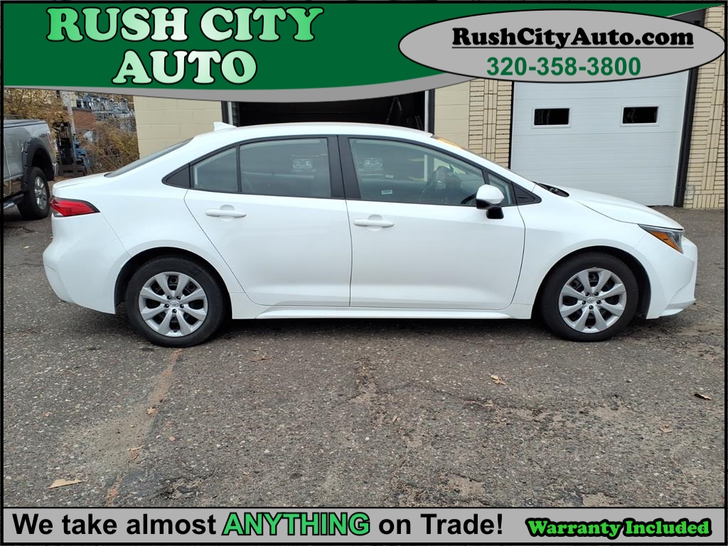 2024 Toyota Corolla LE's photo