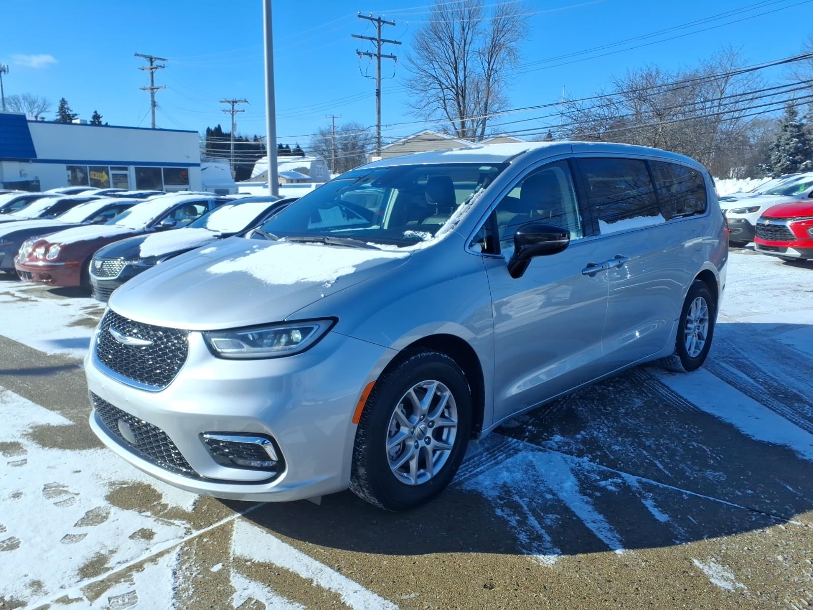 2024 Chrysler Pacifica Touring L