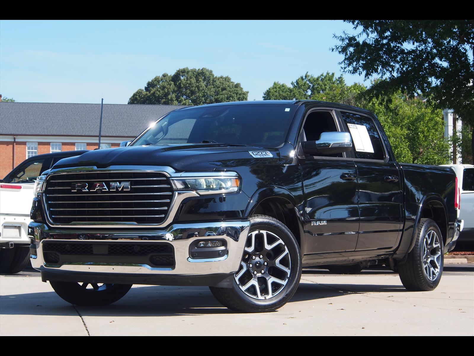 Diamond Black Crystal Pearl Coat (pxj) 2025 RAM 1500 Pickup Truck Four-Wheel Drive 8-Speed Automatic