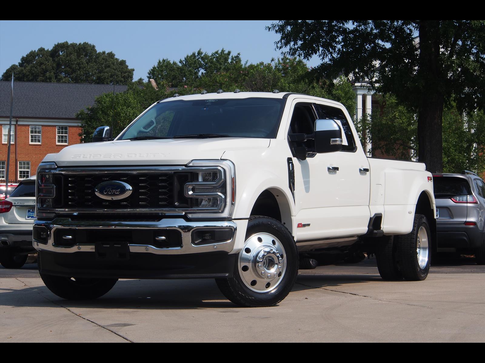 Star White Metallic Tri-Coat (az) 2024 Ford F-450 Super Duty Pickup Truck Four-Wheel Drive Automatic