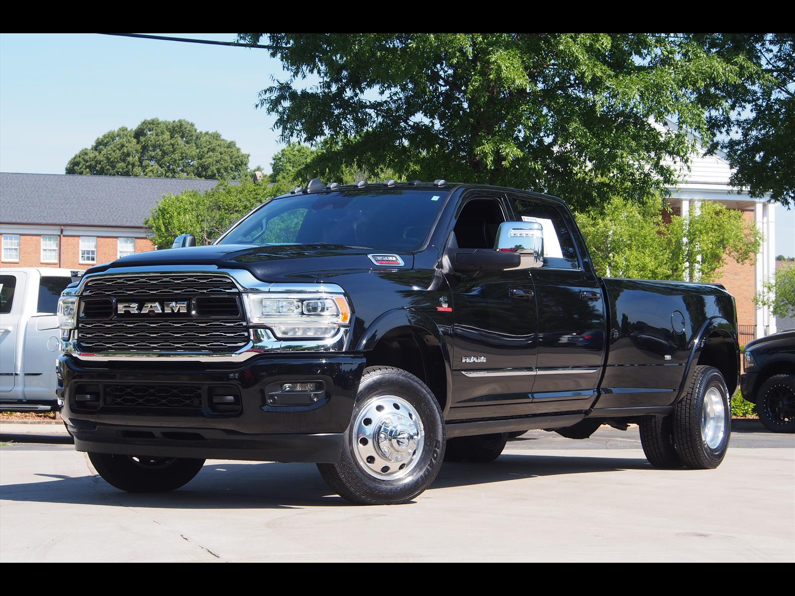 Diamond Black Crystal Pearl Coat (pxj) 2024 RAM 3500 Pickup Truck Four-Wheel Drive 6-Speed Automatic