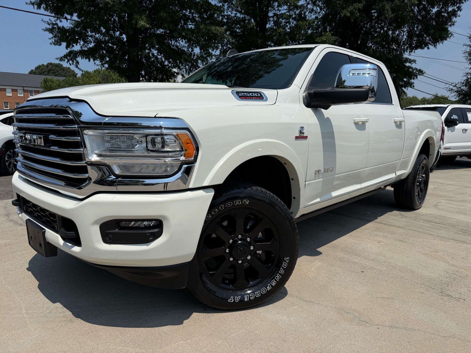 Pearl White (pwq) 2024 RAM 2500 Pickup Truck Four-Wheel Drive 6-Speed Automatic