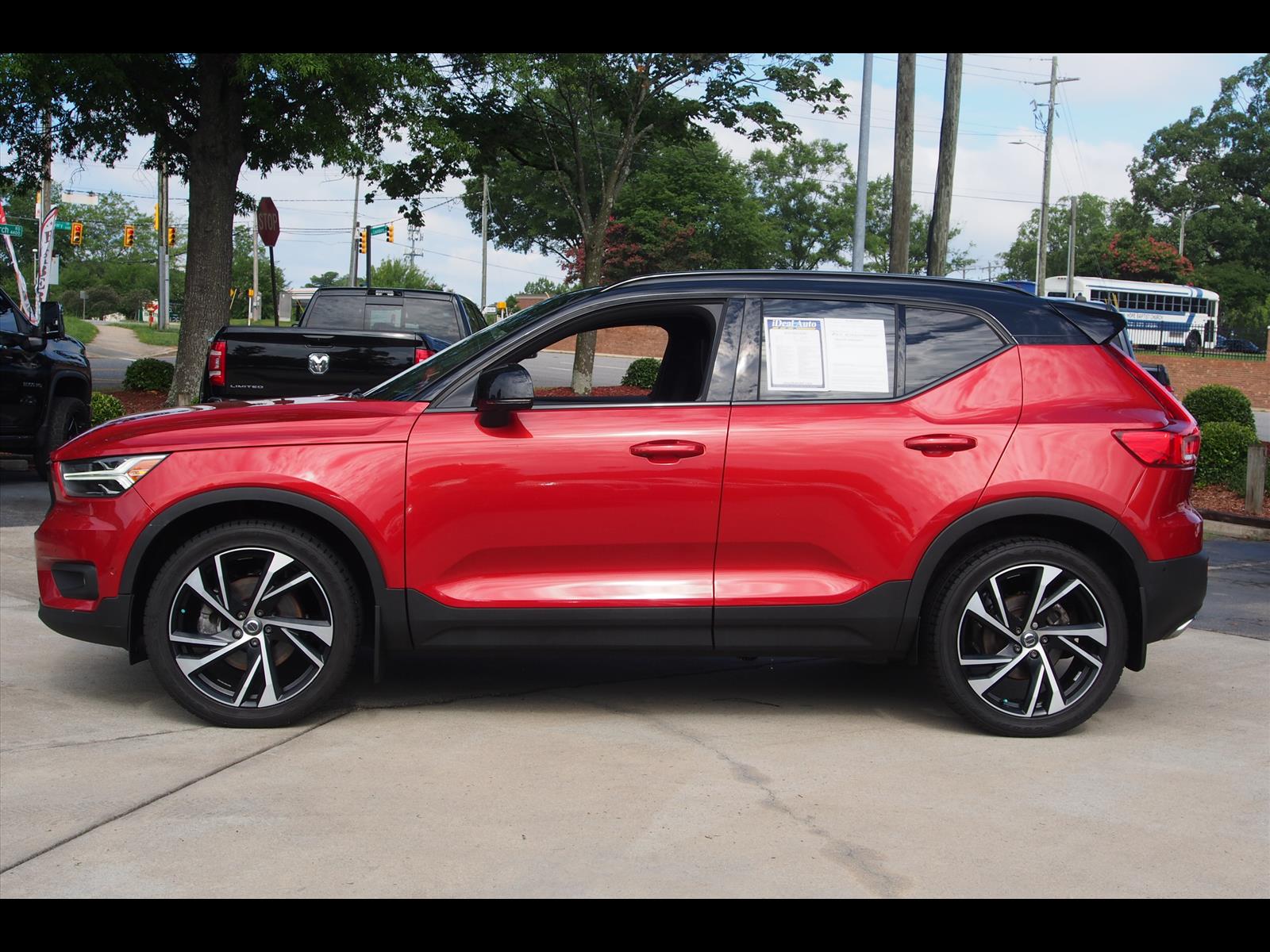 View vehicle photo 2