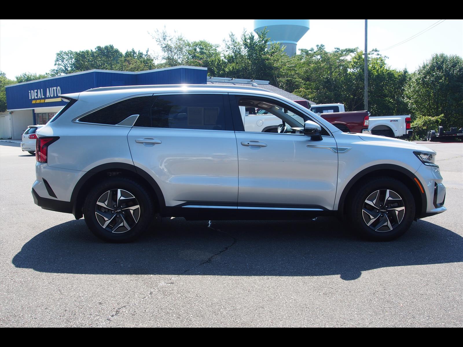 View vehicle photo 6