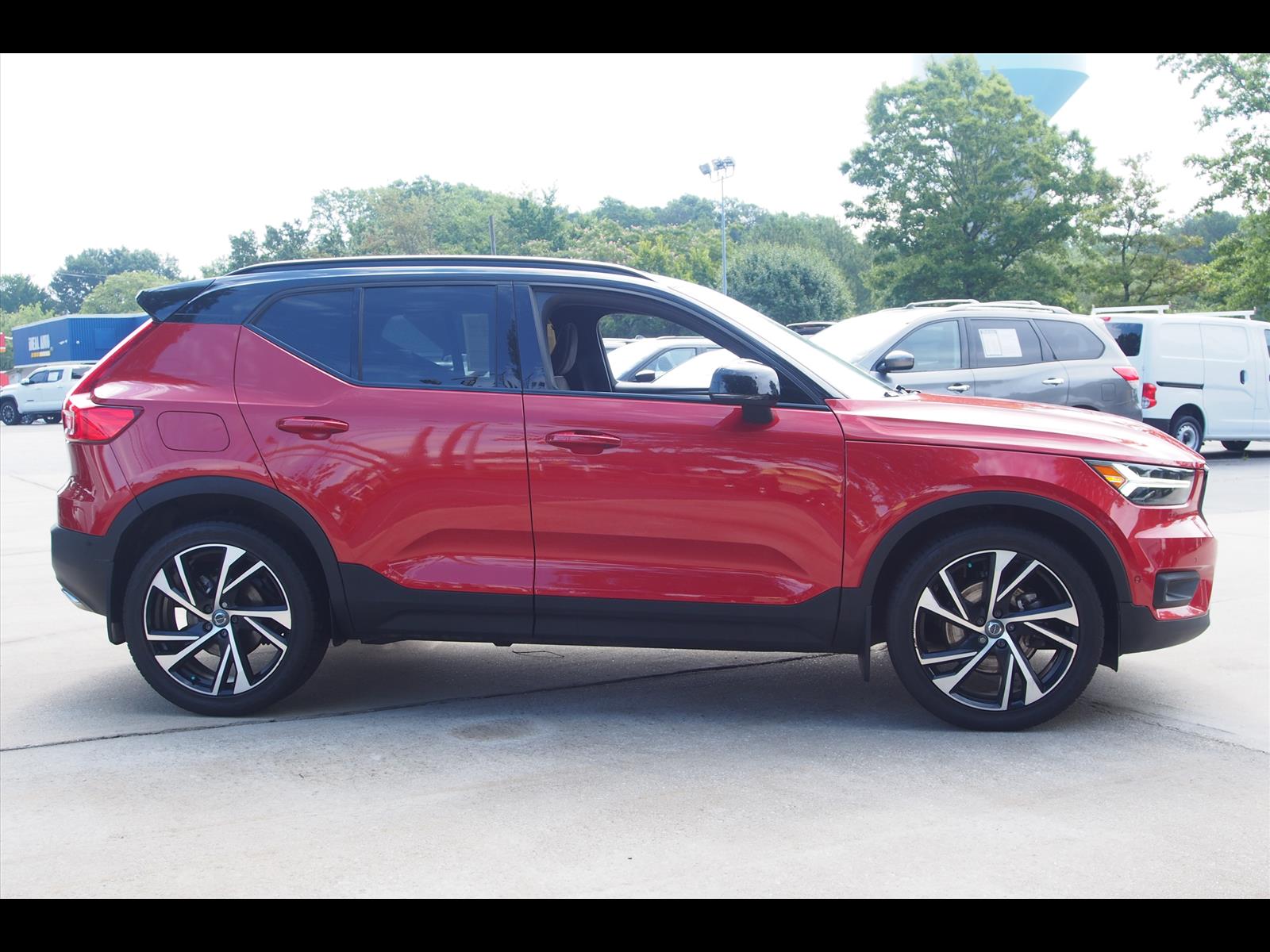 View vehicle photo 6