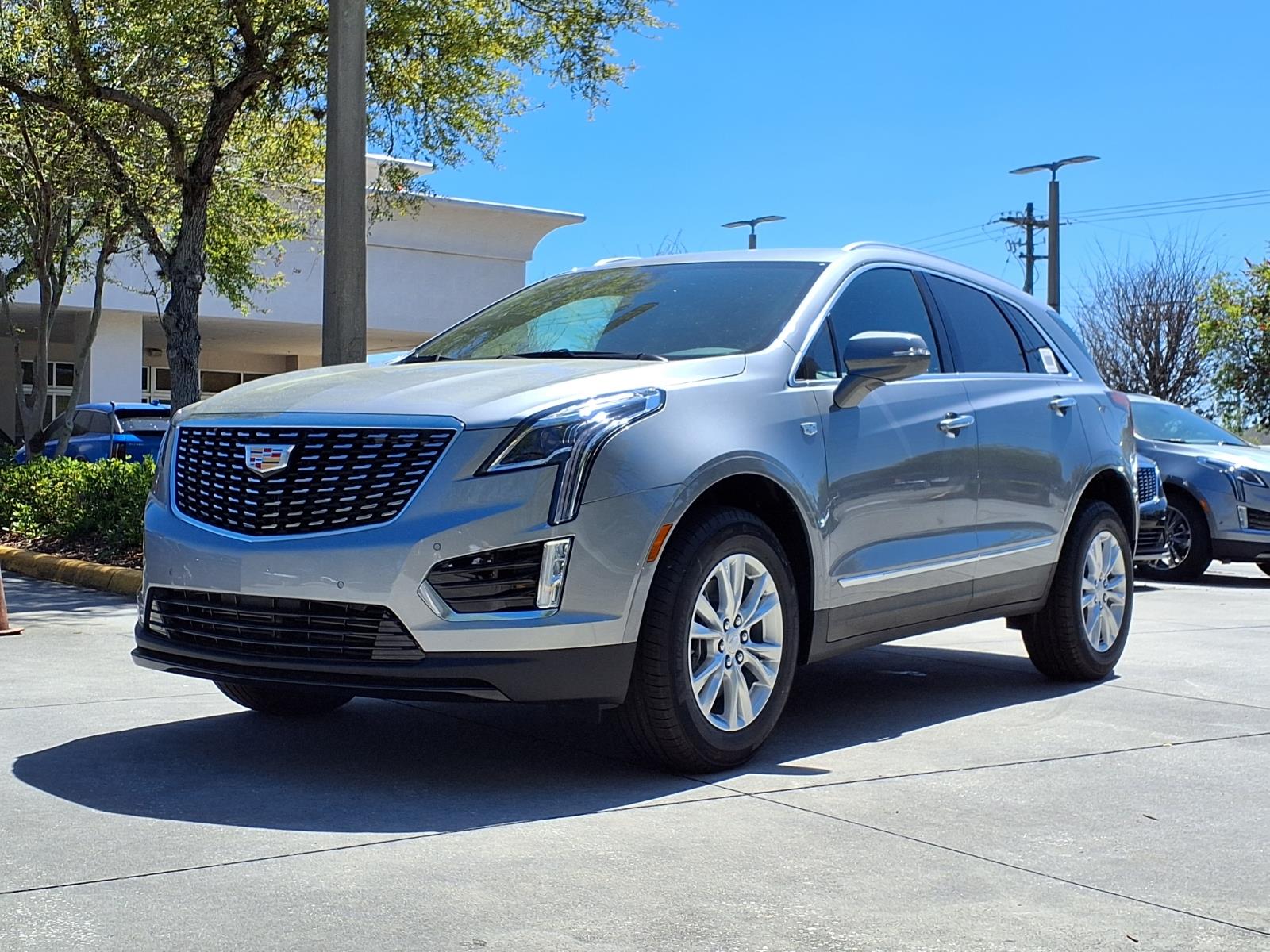 Argent Silver Metallic Gxd 2026 Cadillac XT5 Luxury AWD SUV / Crossover Four-Wheel Drive 9-Speed Automatic