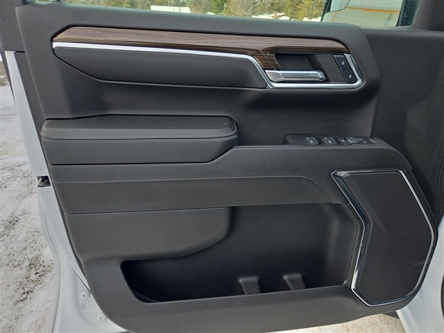 https://cdn.getauto.com/photos/6/244546/22c/3GCPDEEKXRG377583-22c.jpg