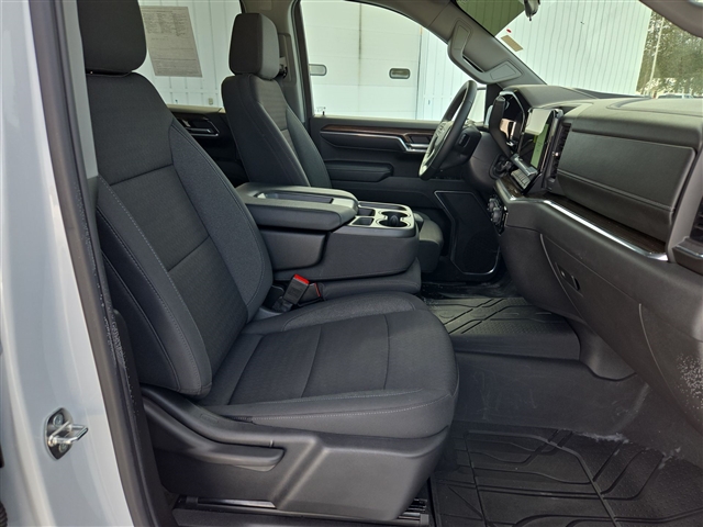 https://cdn.getauto.com/photos/6/244546/27c/3GCPDEEKXRG377583-27c.jpg