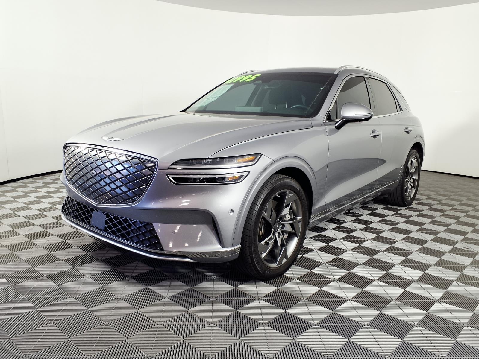 2023 Genesis Electrified GV70 Base