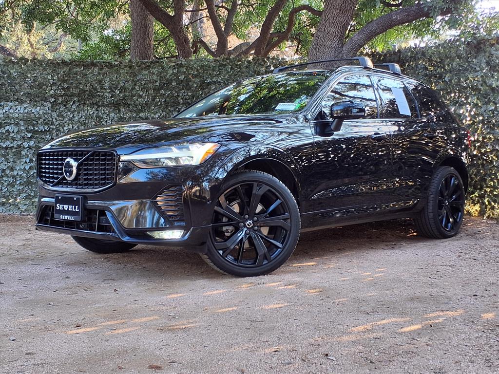 2024 Volvo XC60 B5 Ultimate Dark Theme