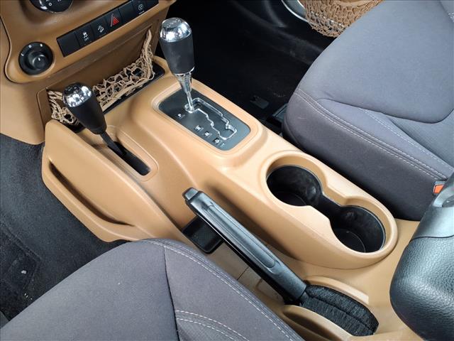 2013 Jeep Wrangler Sahara:1088U