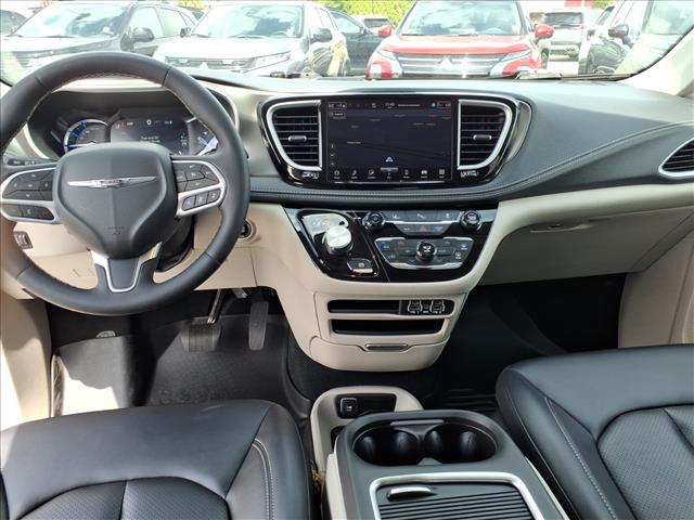 2024 Chrysler Pacifica Plug-In Hybrid Hybrid Select:1149U