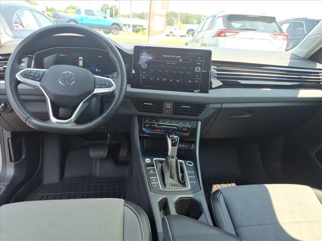 2025 Volkswagen Jetta SE:1254U