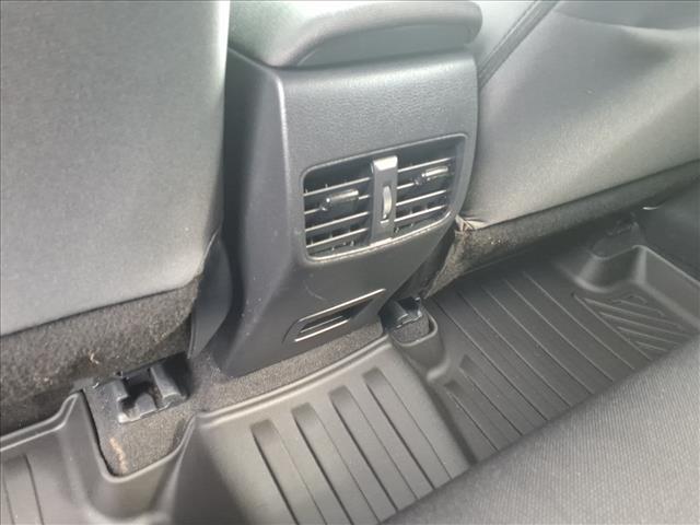 2025 Toyota Corolla Cross LE:1265U