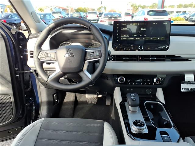 2026 Mitsubishi Outlander SE:1028N