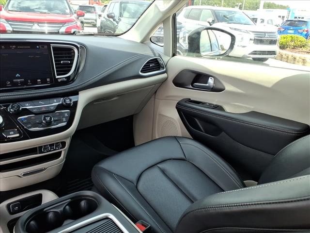 2024 Chrysler Pacifica Plug-In Hybrid Hybrid Select:1149U