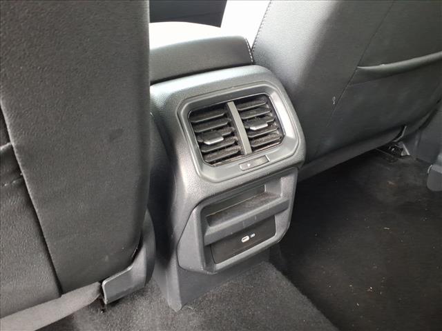 2025 Volkswagen Taos SE:1096U